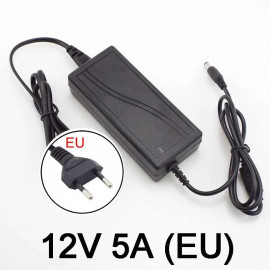 Napajalni adapter DC 12V 5A, priključek 5,5×2,5 mm, univerzalni vhod, zaščitne funkcije